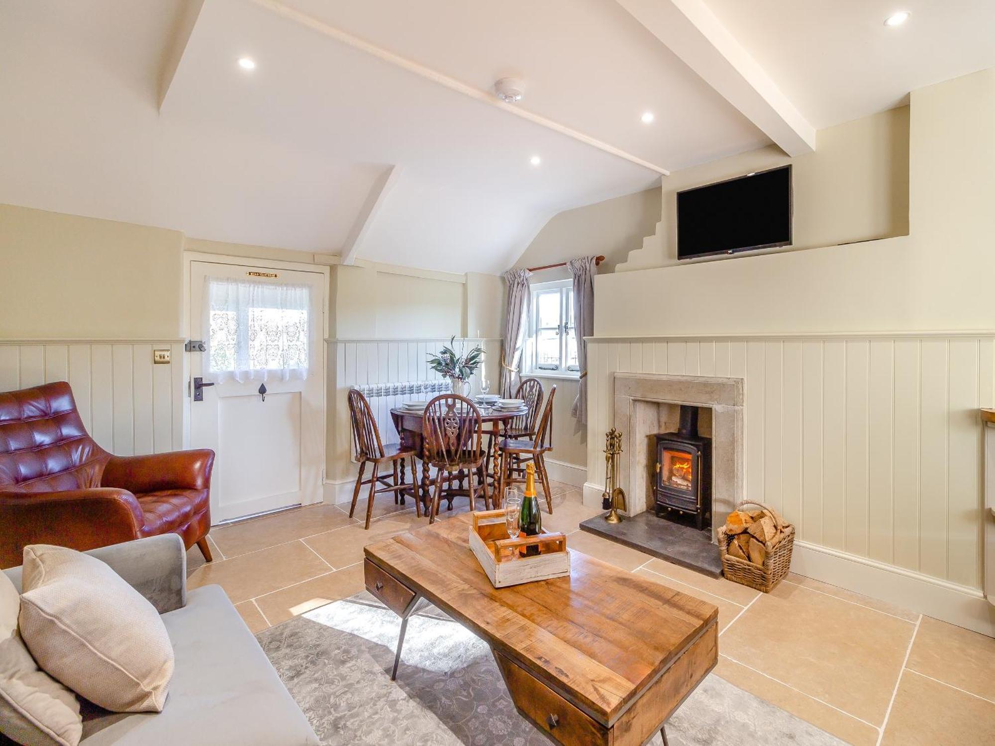 The Lodge Wonastow Екстериор снимка