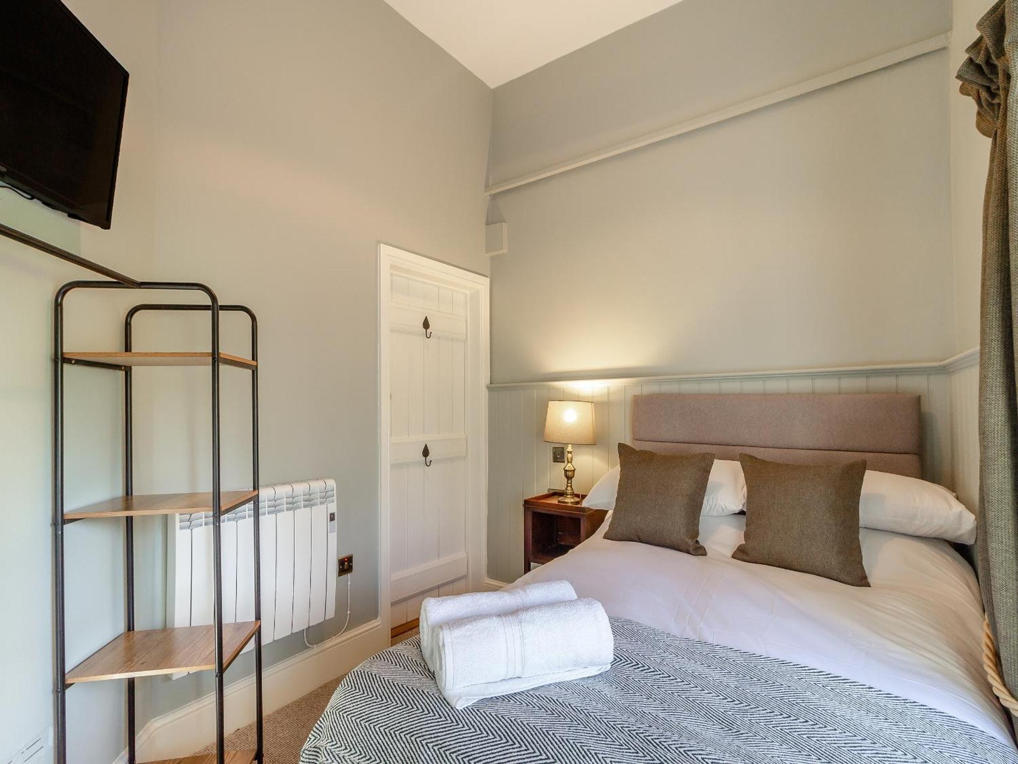 The Lodge Wonastow Екстериор снимка