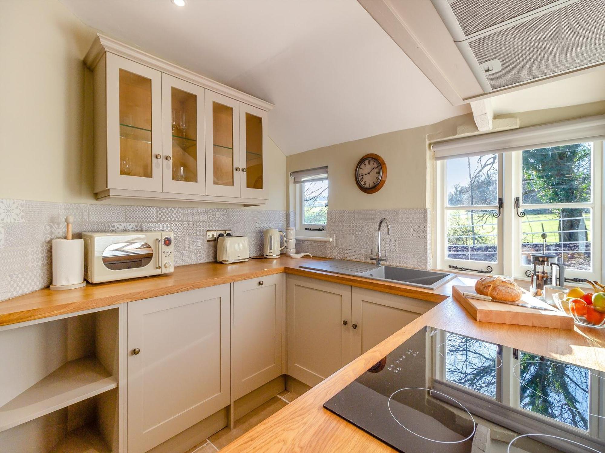 The Lodge Wonastow Екстериор снимка