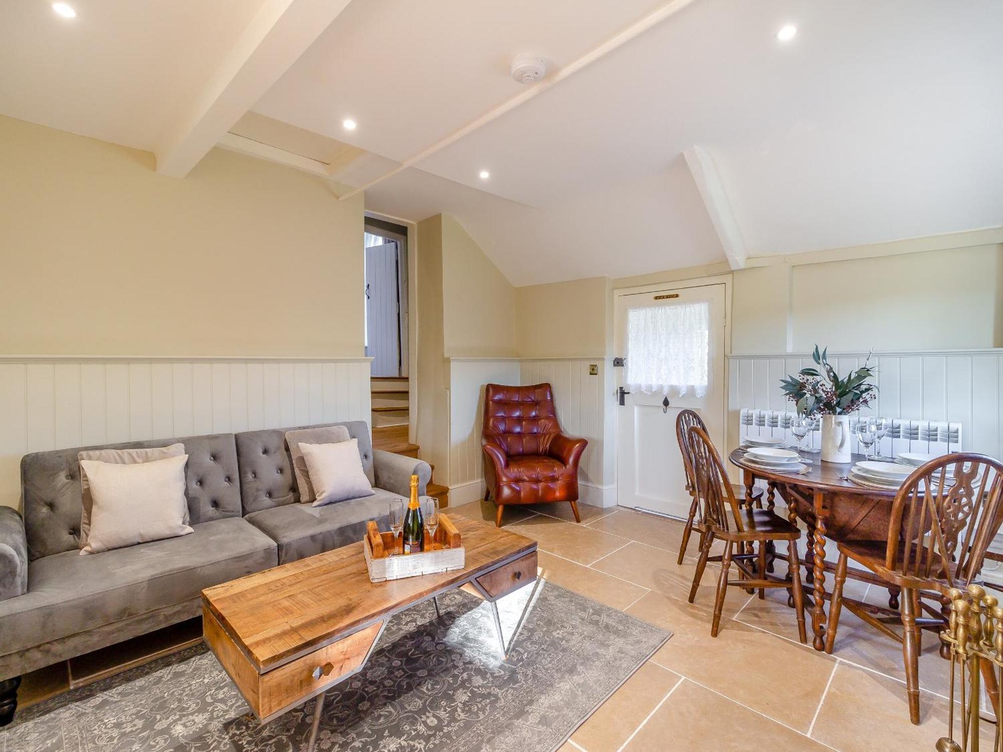 The Lodge Wonastow Екстериор снимка